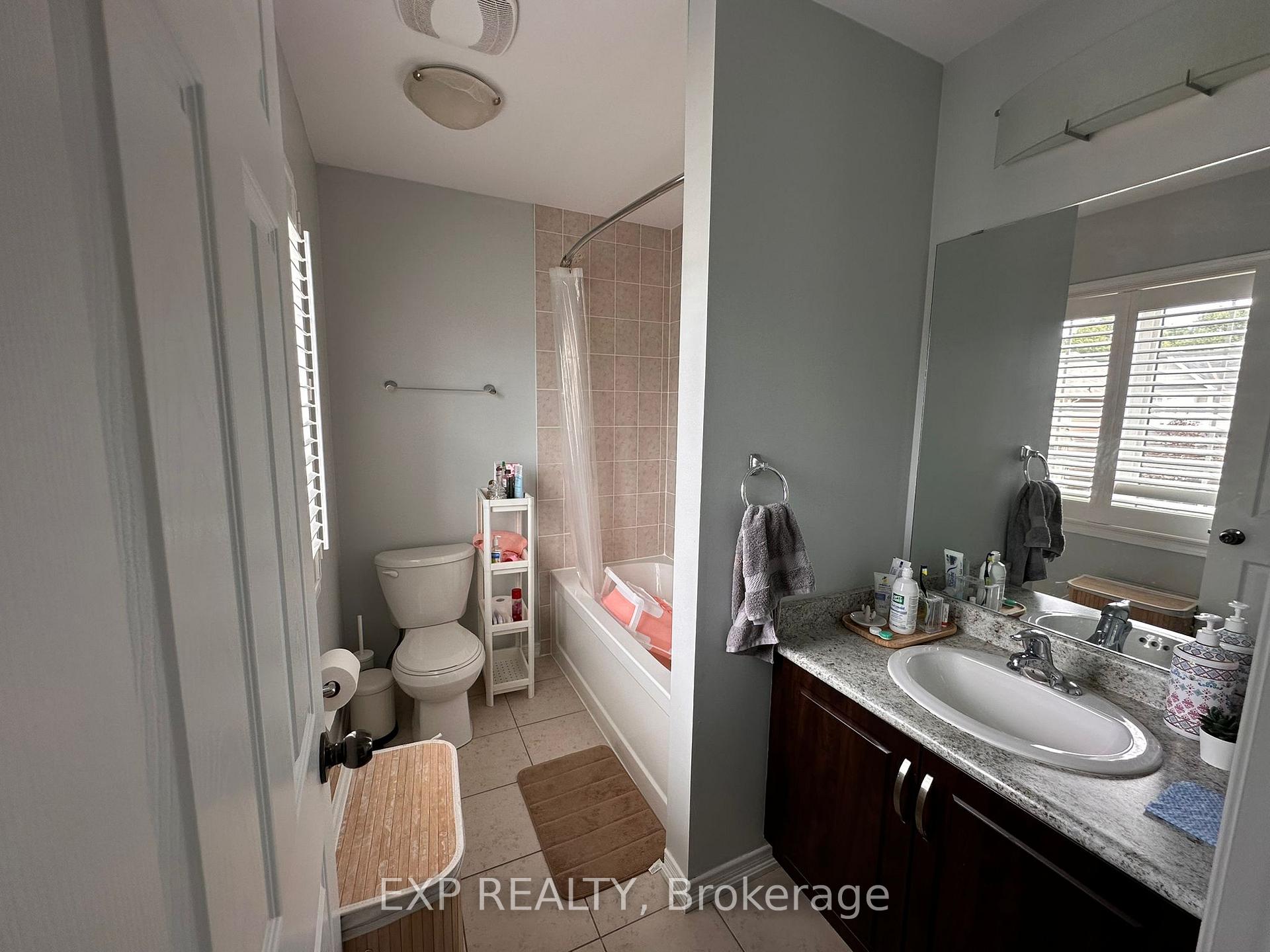 Photo 18 of 8660 Dogwood Crescent, Niagara Falls, Brown — HOMEH