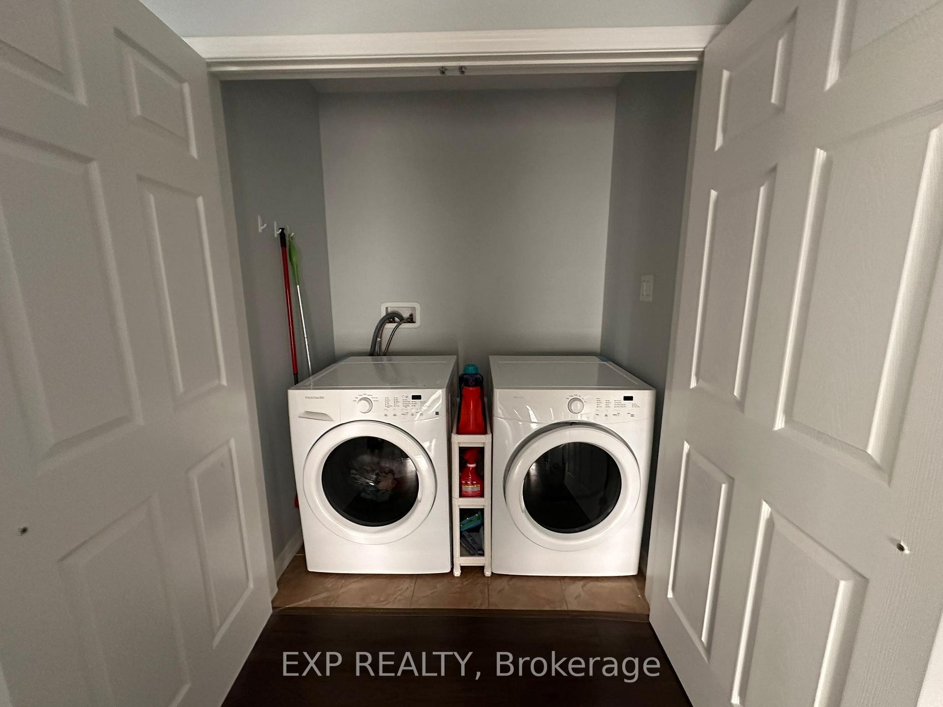Photo 24 of 8660 Dogwood Crescent, Niagara Falls, Brown — HOMEH