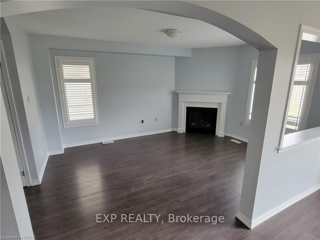 Photo 33 of 8660 Dogwood Crescent, Niagara Falls, Brown — HOMEH