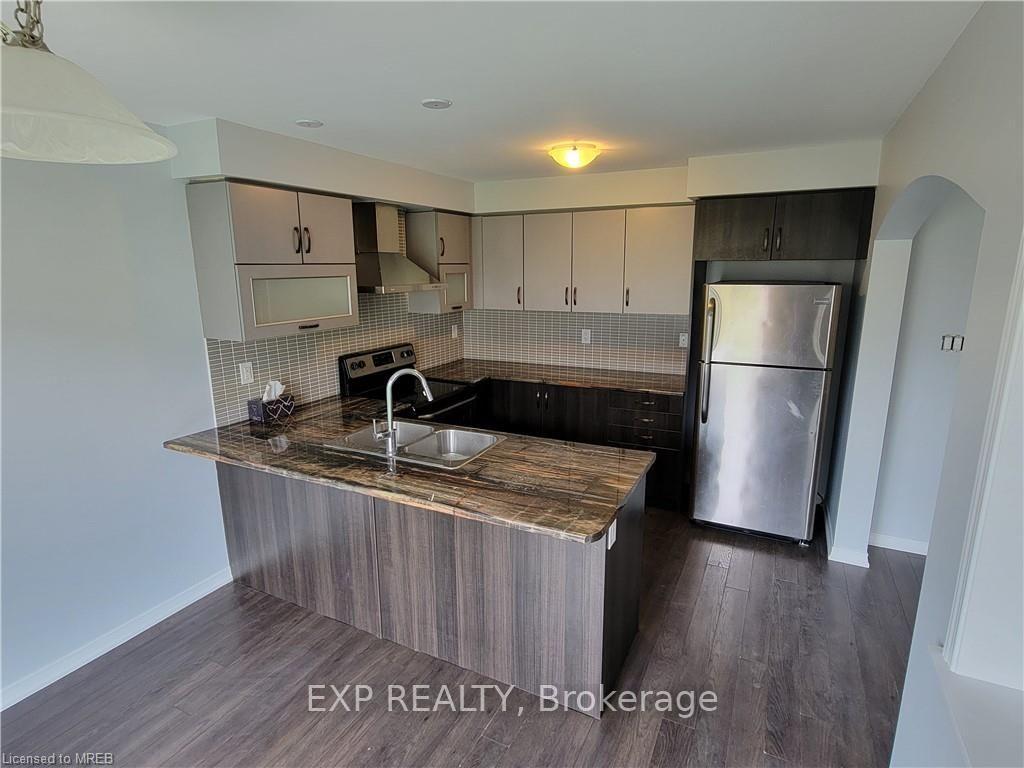 Photo 36 of 8660 Dogwood Crescent, Niagara Falls, Brown — HOMEH