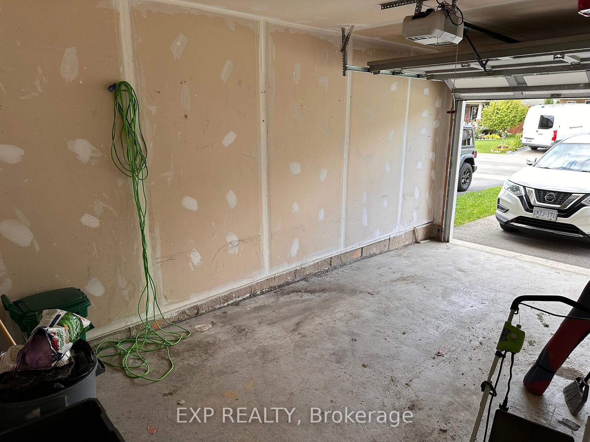 Photo 41 of 8660 Dogwood Crescent, Niagara Falls, Brown — HOMEH