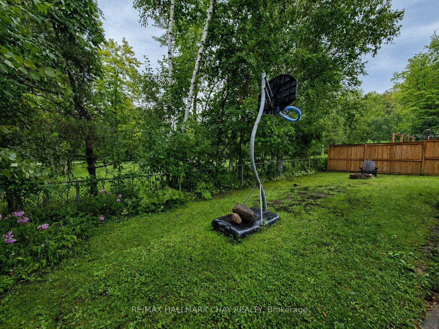 Photo 12 of 5 Harbour Crescent, Wasaga Beach — HOMEH