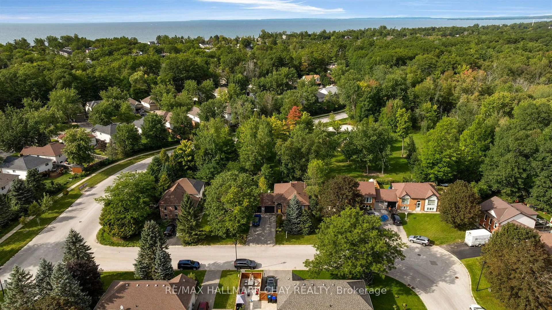 Photo 9 of 5 Harbour Crescent, Wasaga Beach — HOMEH