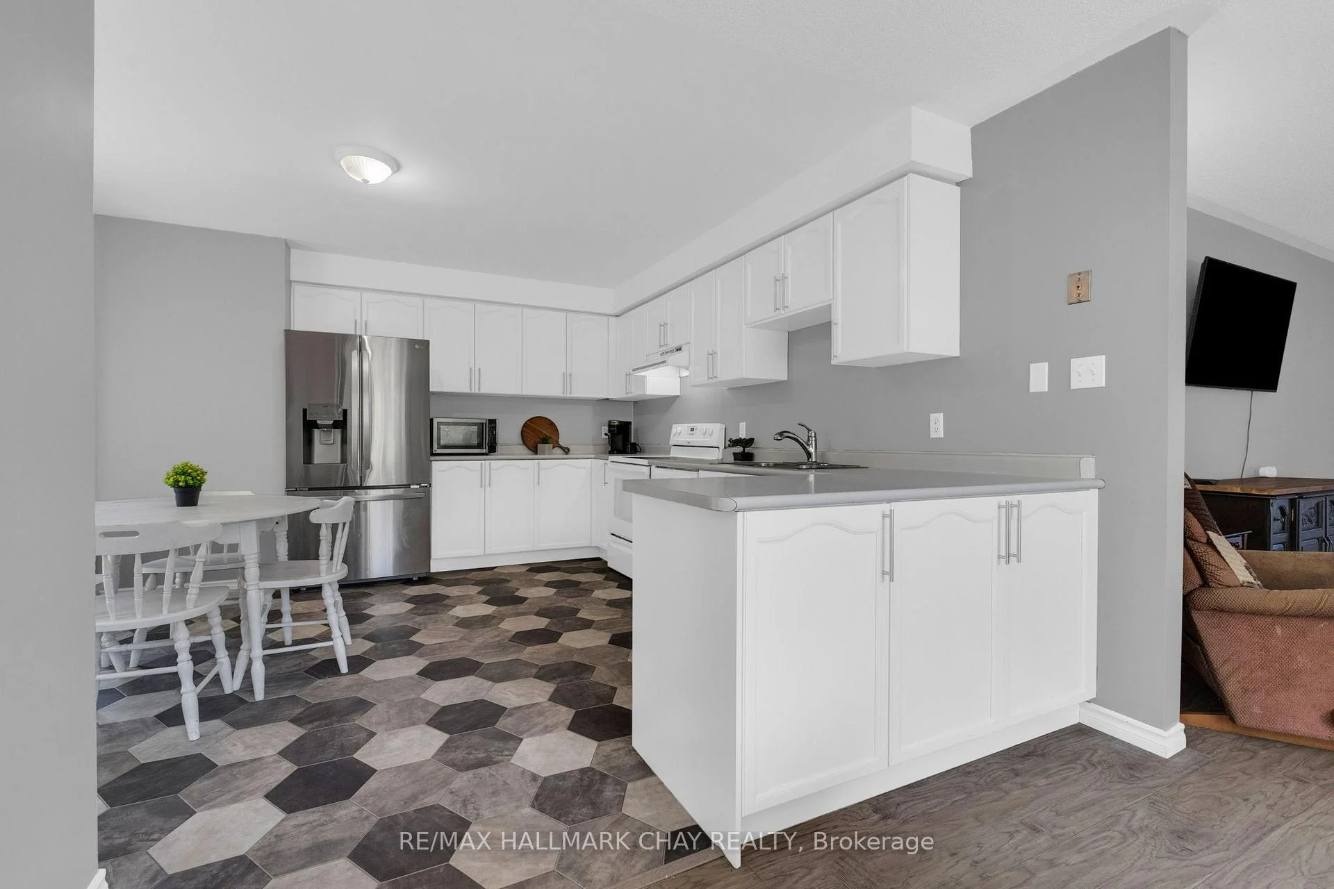 Photo 21 of 5 Harbour Crescent, Wasaga Beach — HOMEH