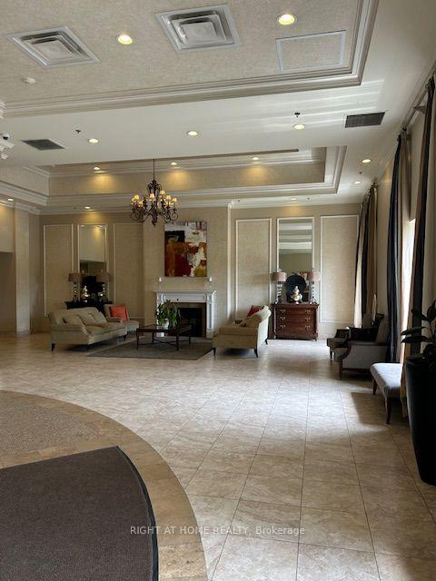 Photo 5 of Unit 403, 2 Maison Parc Court, Vaughan, Lakeview Estates — HOMEH