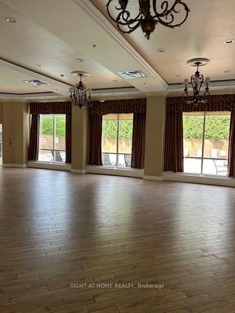 Photo 6 of Unit 403, 2 Maison Parc Court, Vaughan, Lakeview Estates — HOMEH