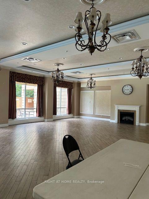 Photo 7 of Unit 403, 2 Maison Parc Court, Vaughan, Lakeview Estates — HOMEH