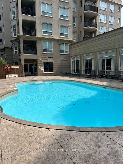 Photo 13 of Unit 403, 2 Maison Parc Court, Vaughan, Lakeview Estates — HOMEH