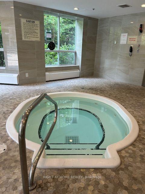 Photo 15 of Unit 403, 2 Maison Parc Court, Vaughan, Lakeview Estates — HOMEH