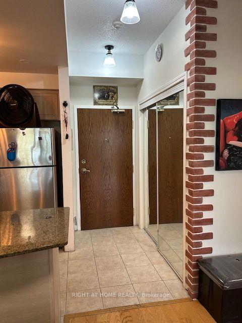 Photo 18 of Unit 403, 2 Maison Parc Court, Vaughan, Lakeview Estates — HOMEH
