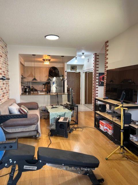 Photo 20 of Unit 403, 2 Maison Parc Court, Vaughan, Lakeview Estates — HOMEH
