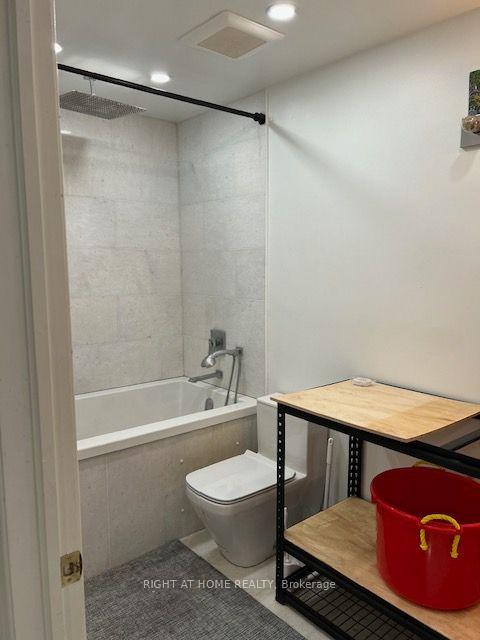 Photo 28 of Unit 403, 2 Maison Parc Court, Vaughan, Lakeview Estates — HOMEH