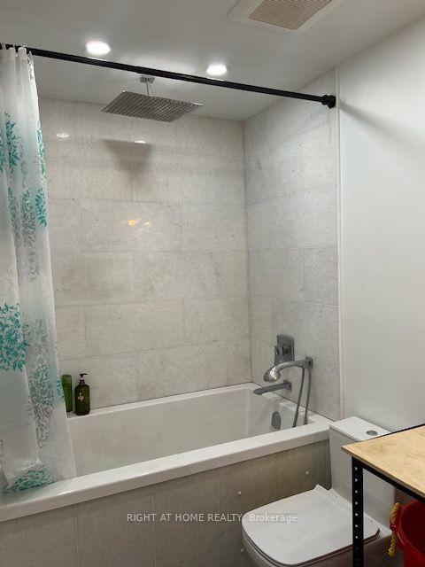 Photo 29 of Unit 403, 2 Maison Parc Court, Vaughan, Lakeview Estates — HOMEH