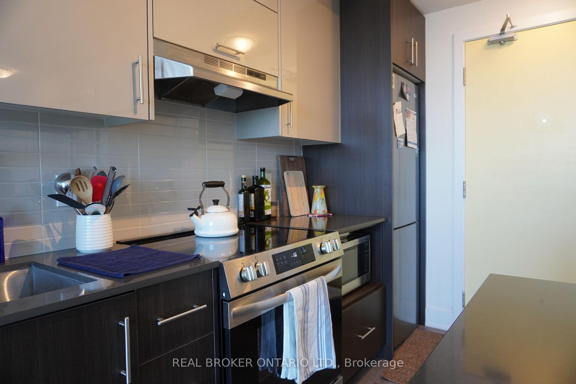 Photo 3 of Unit 1908, 188 Fairview Mall Drive, North York, Don Valley Village — HOMEH