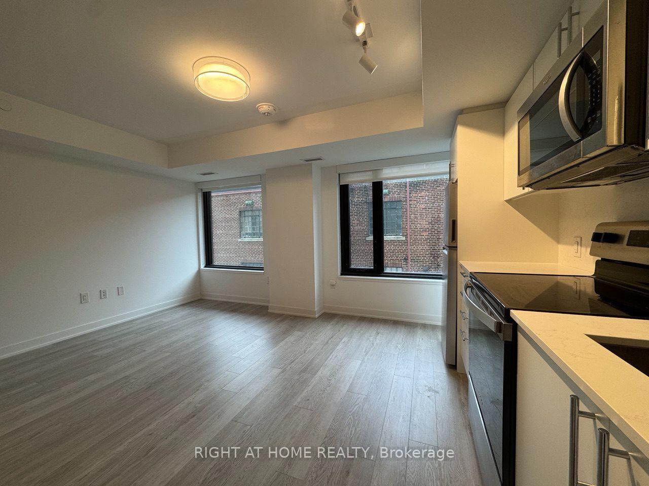 Photo 3 of Unit 324, 3 Strathgowan Avenue, Toronto, Lawrence Park South — HOMEH
