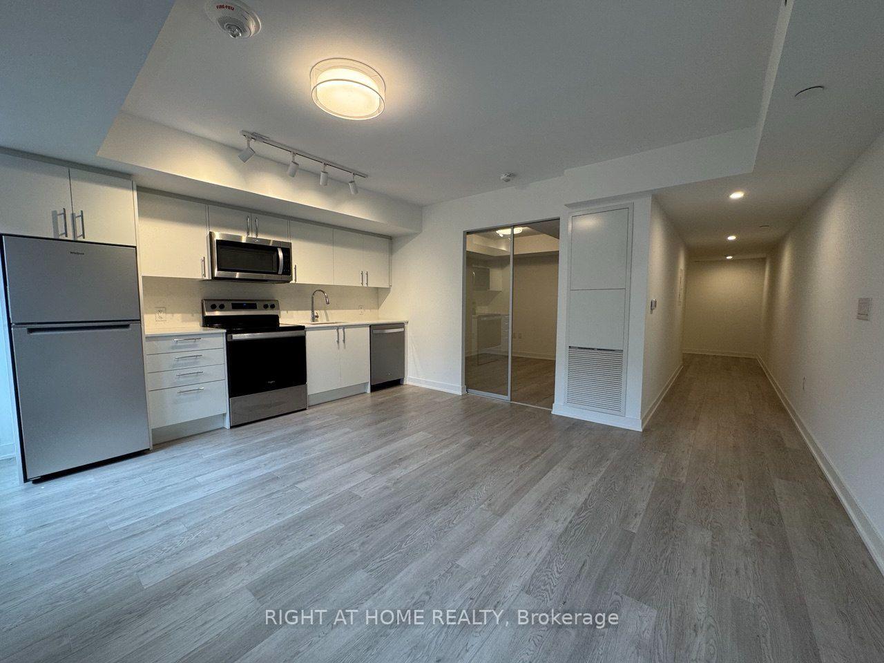 Photo 6 of Unit 324, 3 Strathgowan Avenue, Toronto, Lawrence Park South — HOMEH