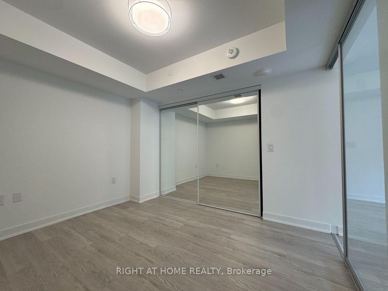 Photo 7 of Unit 324, 3 Strathgowan Avenue, Toronto, Lawrence Park South — HOMEH