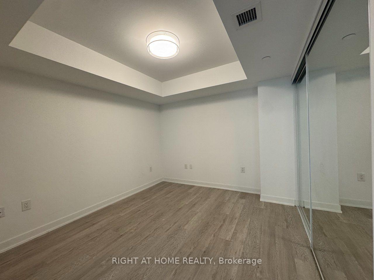 Photo 8 of Unit 324, 3 Strathgowan Avenue, Toronto, Lawrence Park South — HOMEH