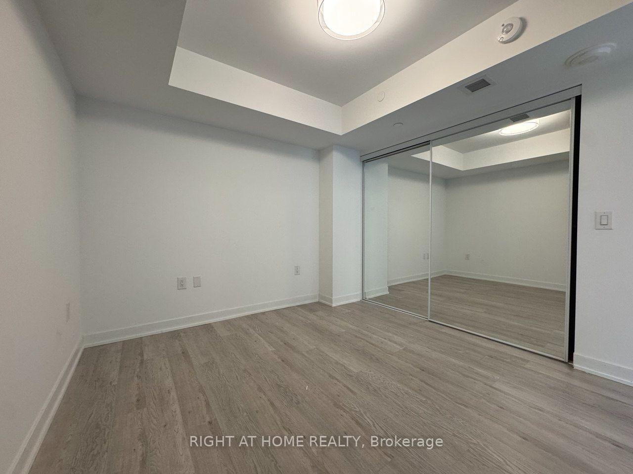 Photo 9 of Unit 324, 3 Strathgowan Avenue, Toronto, Lawrence Park South — HOMEH
