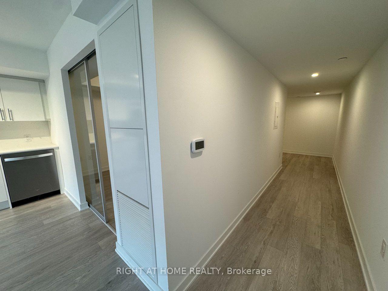 Photo 12 of Unit 324, 3 Strathgowan Avenue, Toronto, Lawrence Park South — HOMEH