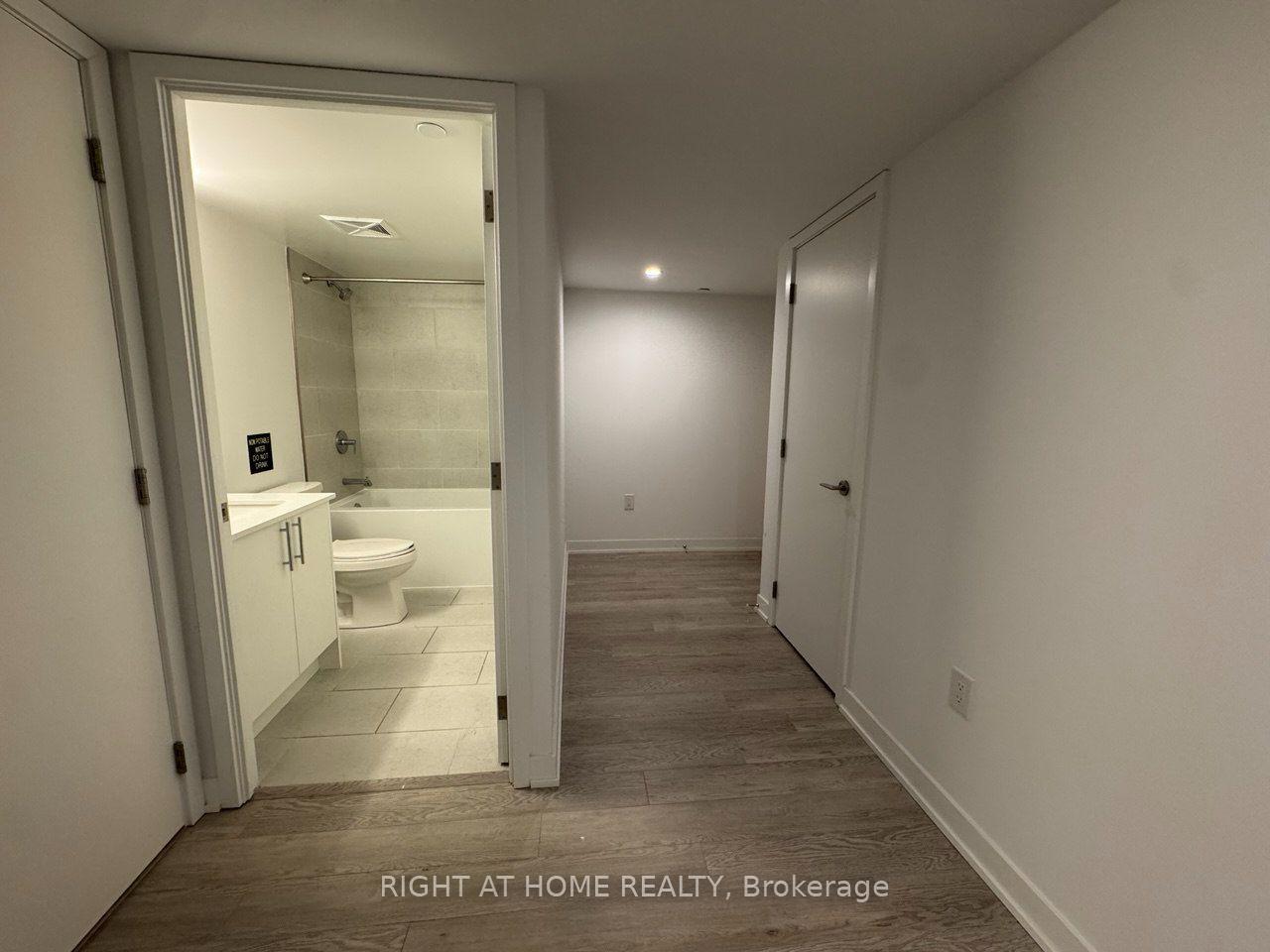 Photo 17 of Unit 324, 3 Strathgowan Avenue, Toronto, Lawrence Park South — HOMEH