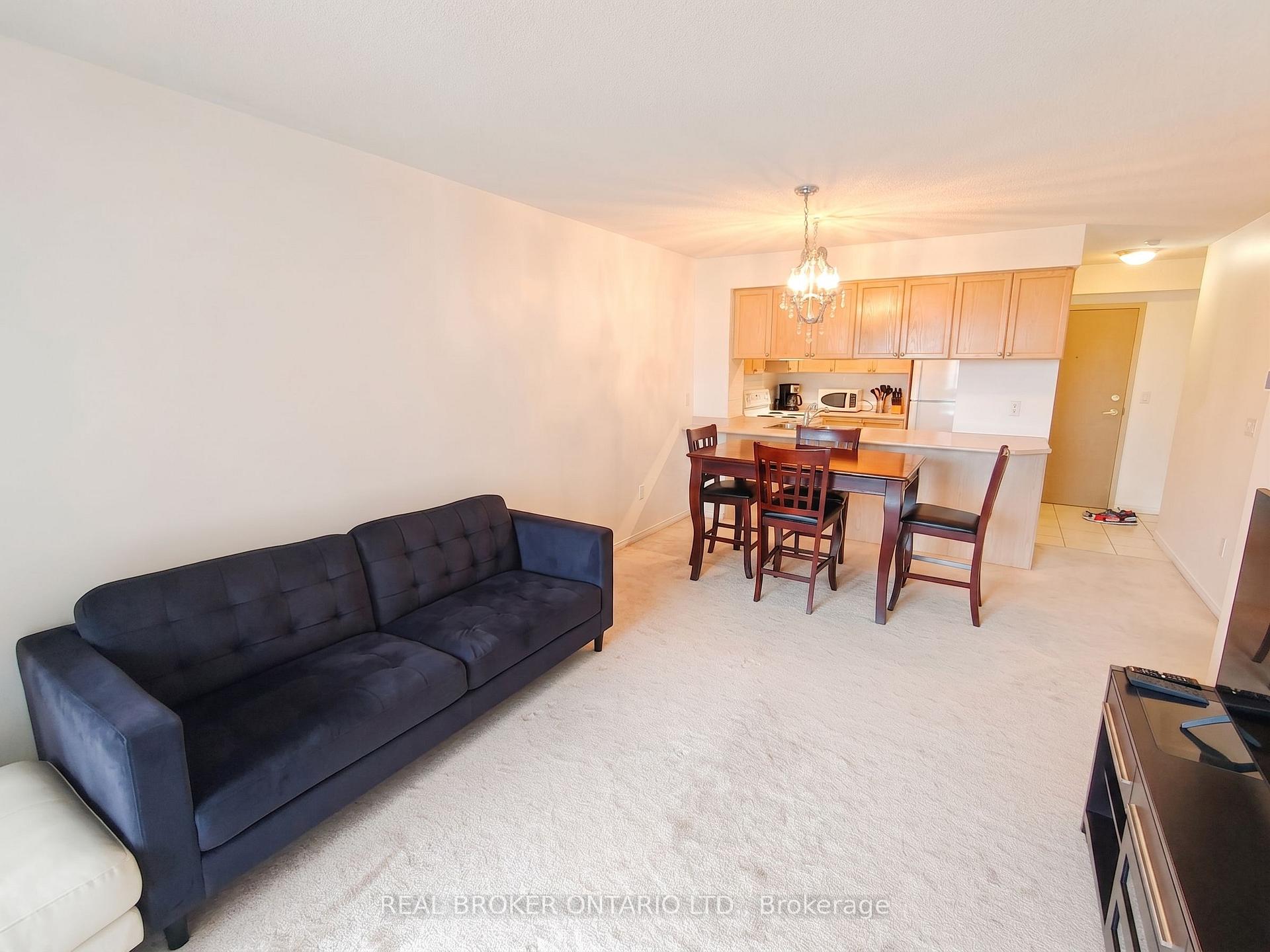 Photo 5 of Unit 1908, 909 Bay Street, Toronto, Bay Street Corridor — HOMEH