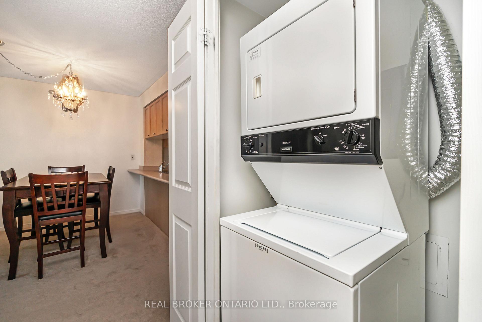 Photo 7 of Unit 1908, 909 Bay Street, Toronto, Bay Street Corridor — HOMEH