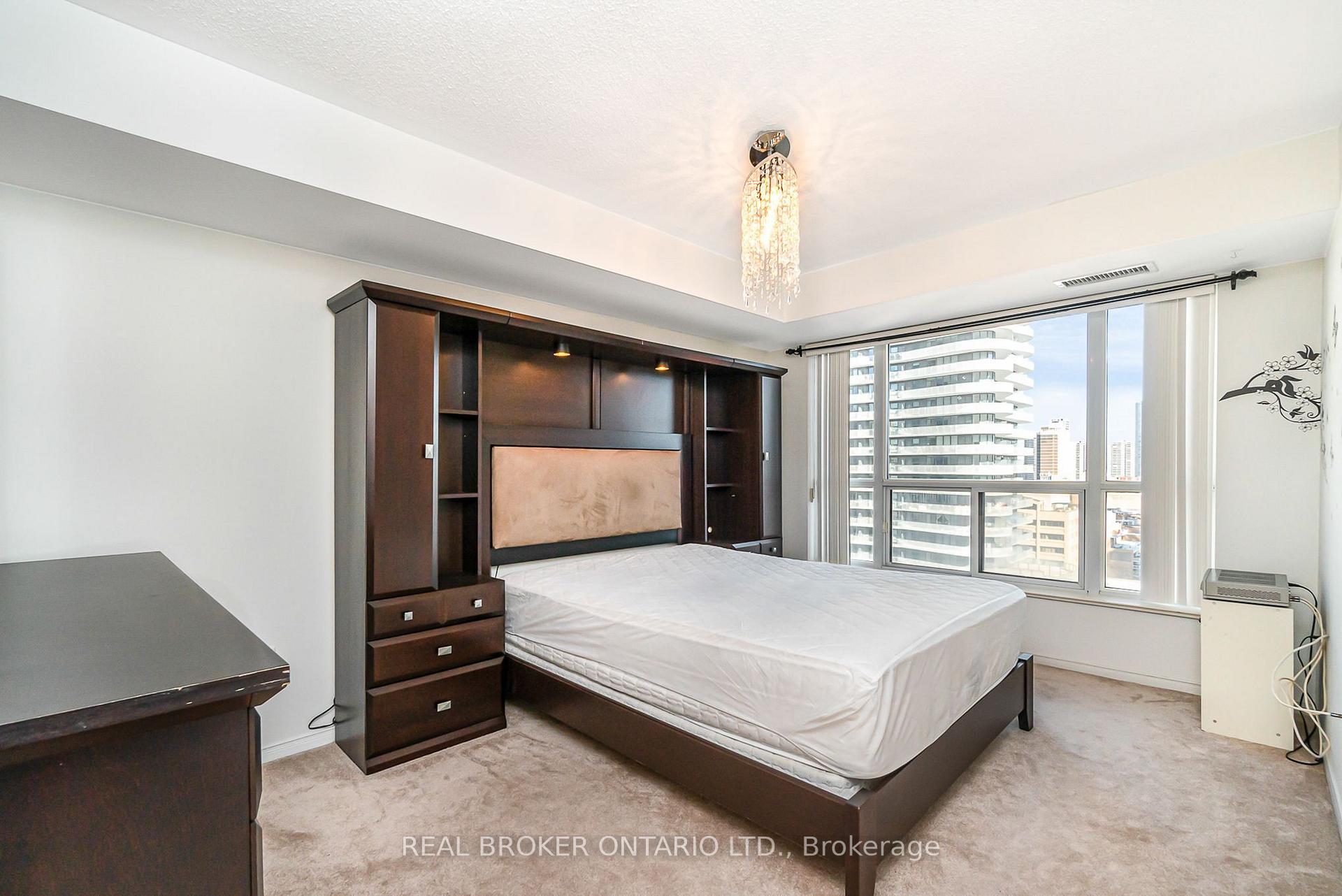Photo 8 of Unit 1908, 909 Bay Street, Toronto, Bay Street Corridor — HOMEH