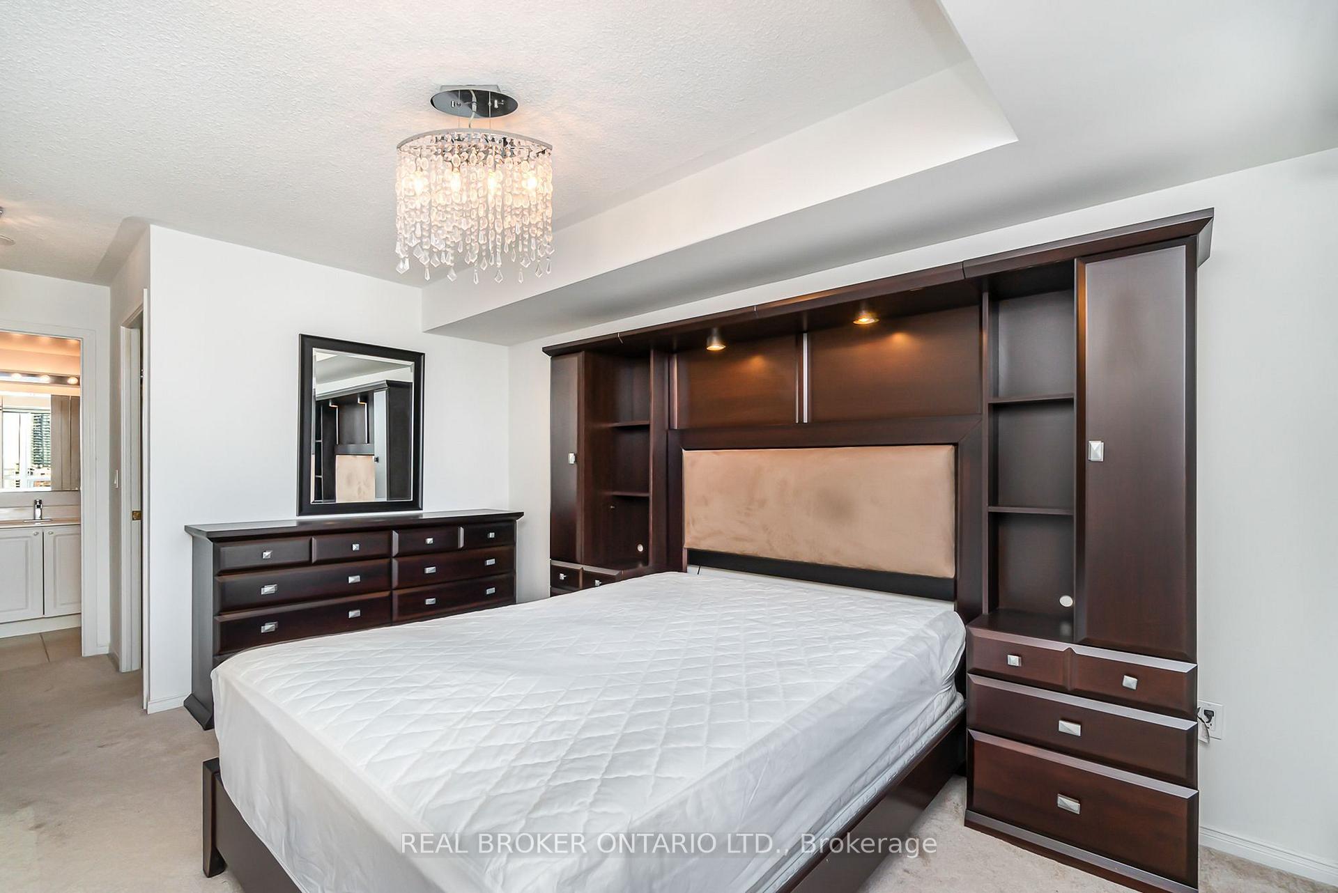 Photo 9 of Unit 1908, 909 Bay Street, Toronto, Bay Street Corridor — HOMEH