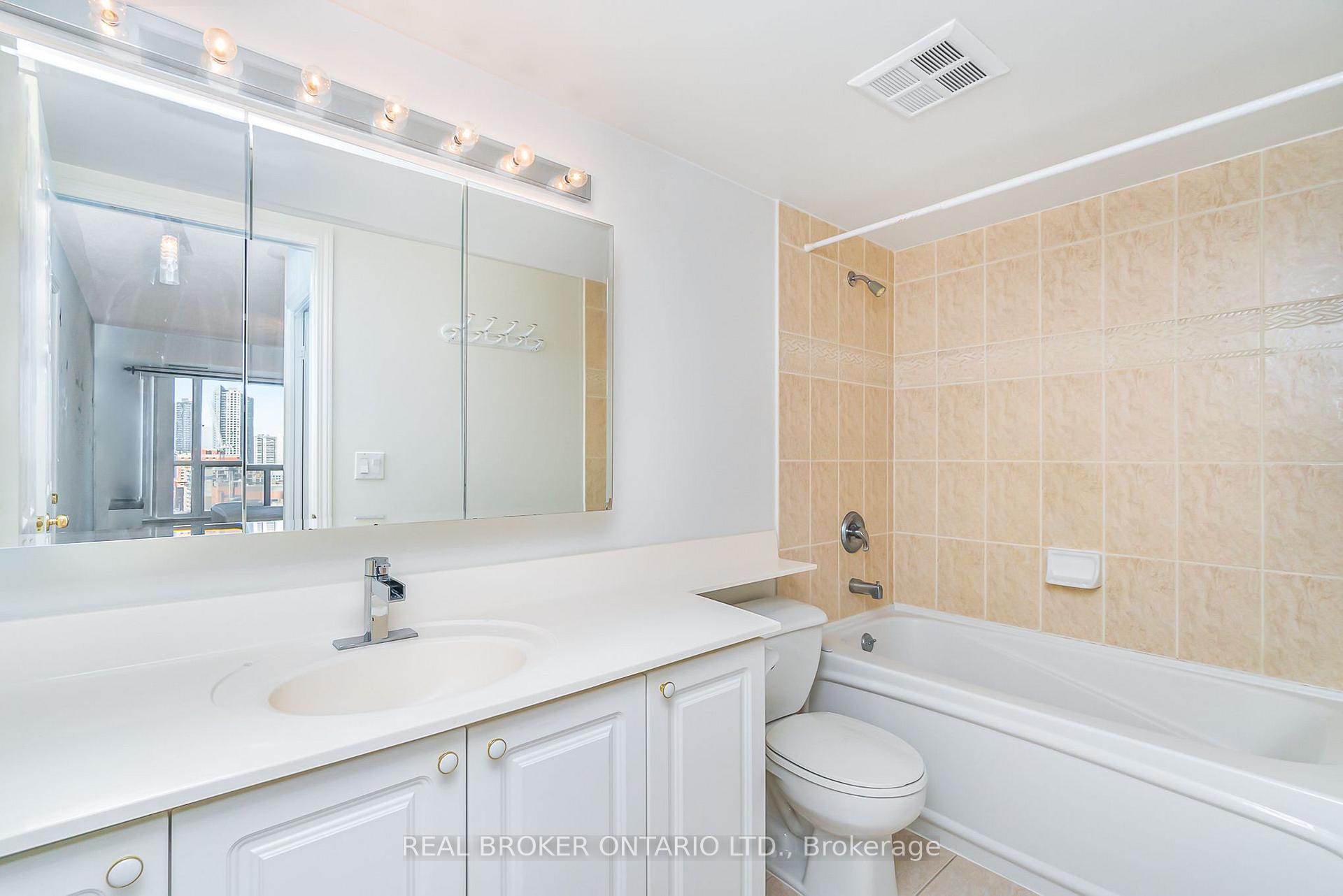 Photo 11 of Unit 1908, 909 Bay Street, Toronto, Bay Street Corridor — HOMEH