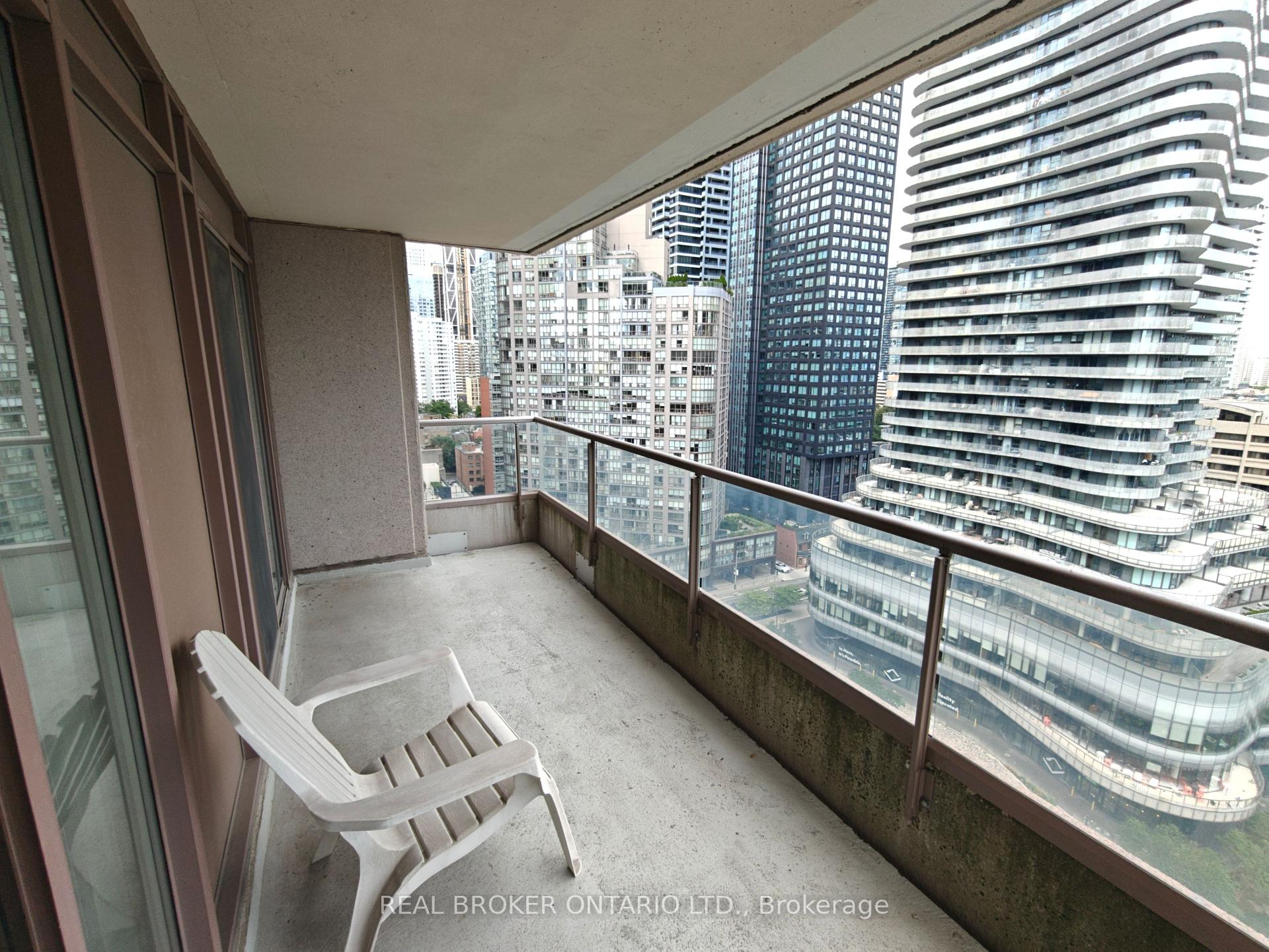 Photo 14 of Unit 1908, 909 Bay Street, Toronto, Bay Street Corridor — HOMEH