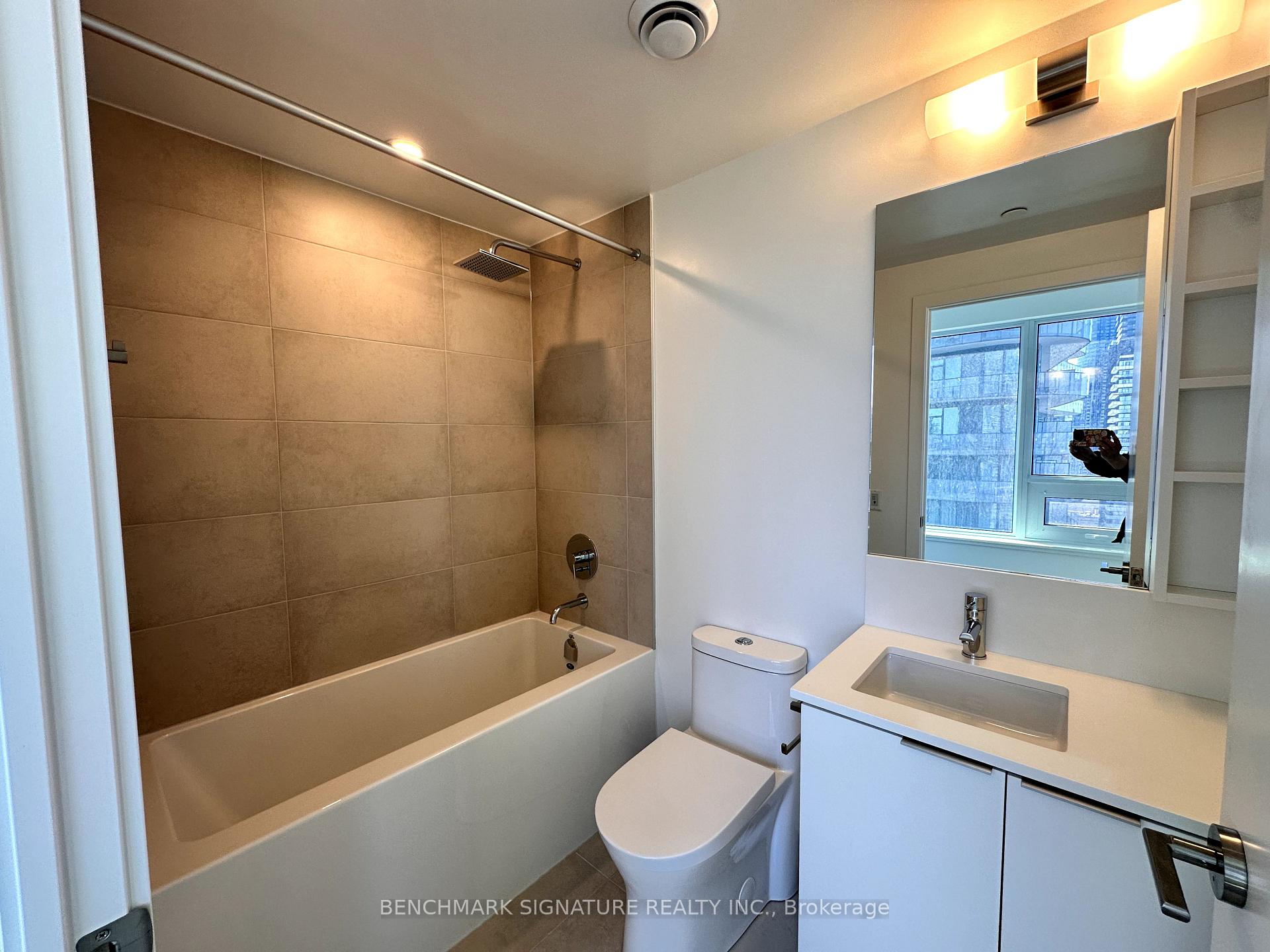 Photo 3 of Unit 3515, 8 Wellesley Street W, Toronto, Bay Street Corridor — HOMEH