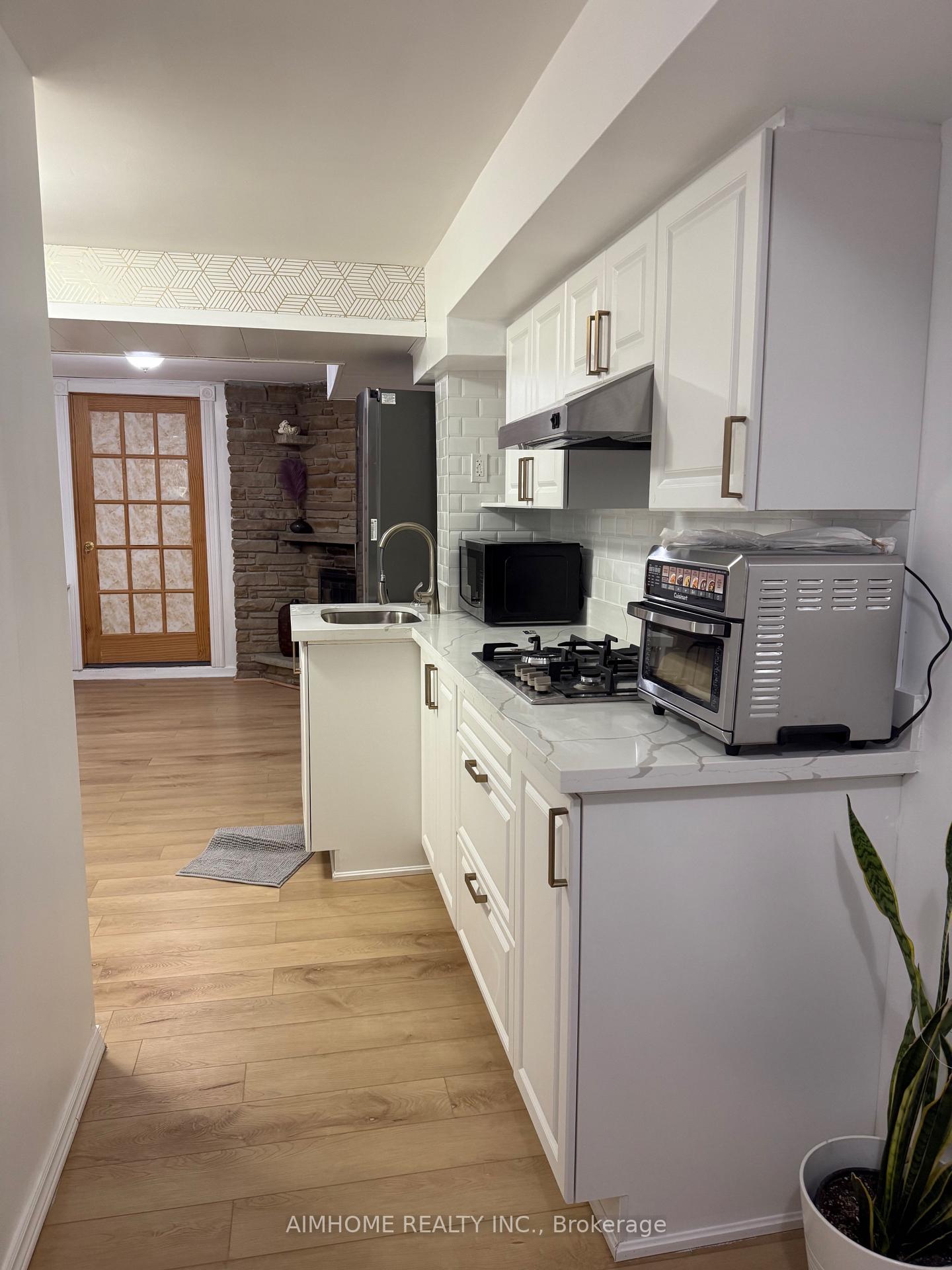 Photo 11 of Unit Bsmt #2, 72 La Rose Avenue, Etobicoke, Humber Heights — HOMEH