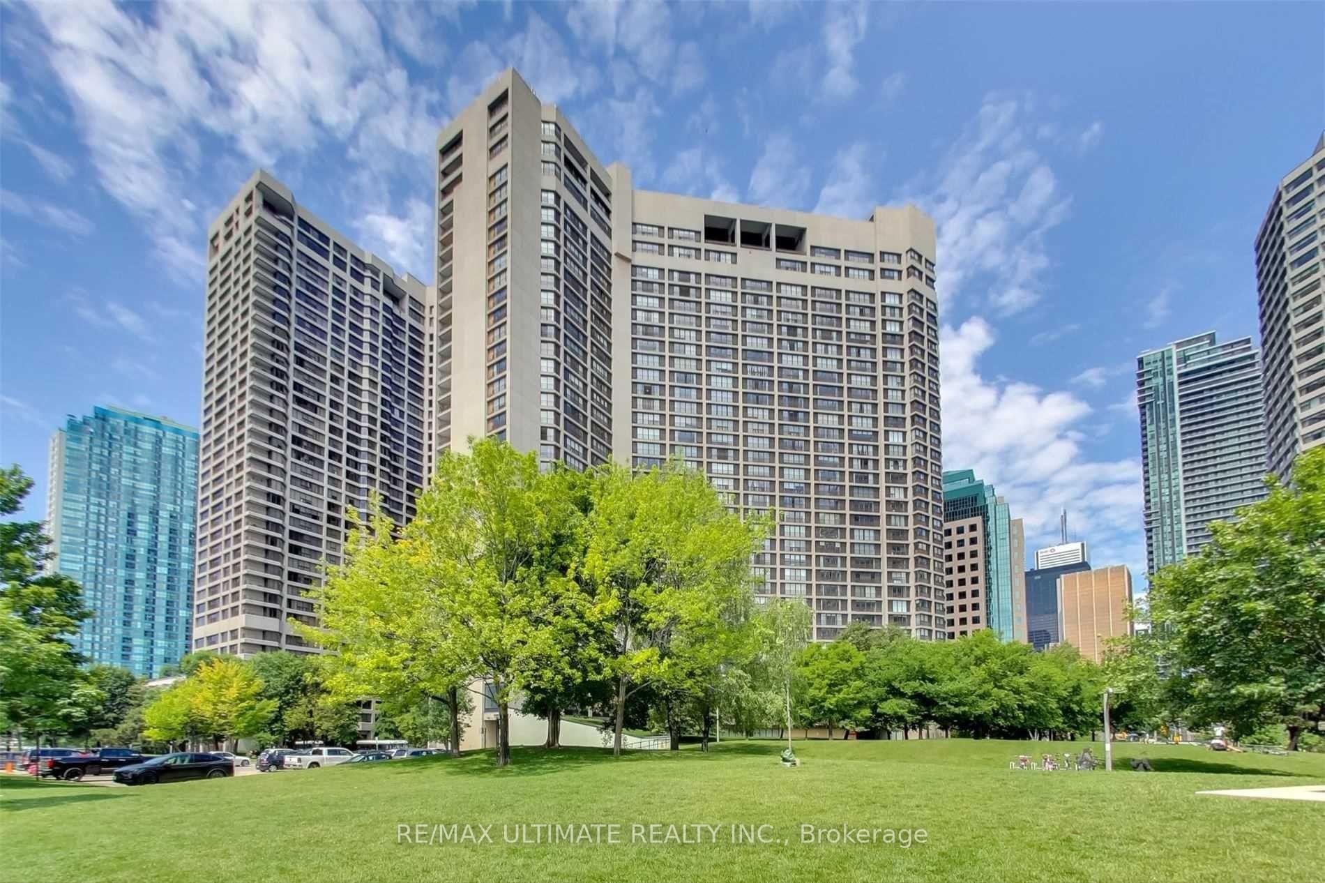 Photo 1 of Unit 1215, 33 Harbour Square, Toronto, Waterfront Communities — HOMEH