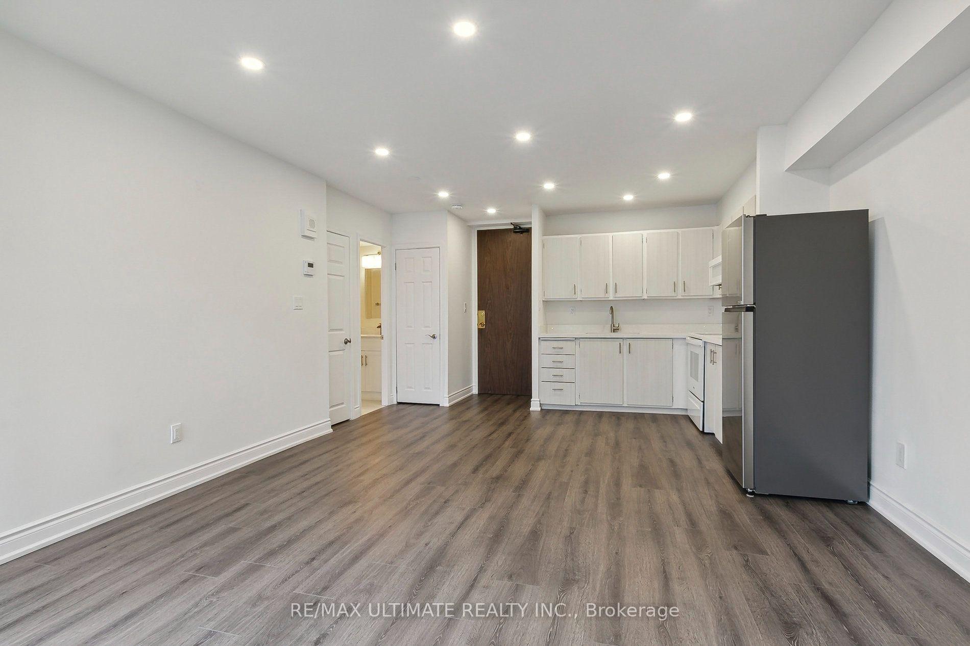 Photo 7 of Unit 1215, 33 Harbour Square, Toronto, Waterfront Communities — HOMEH