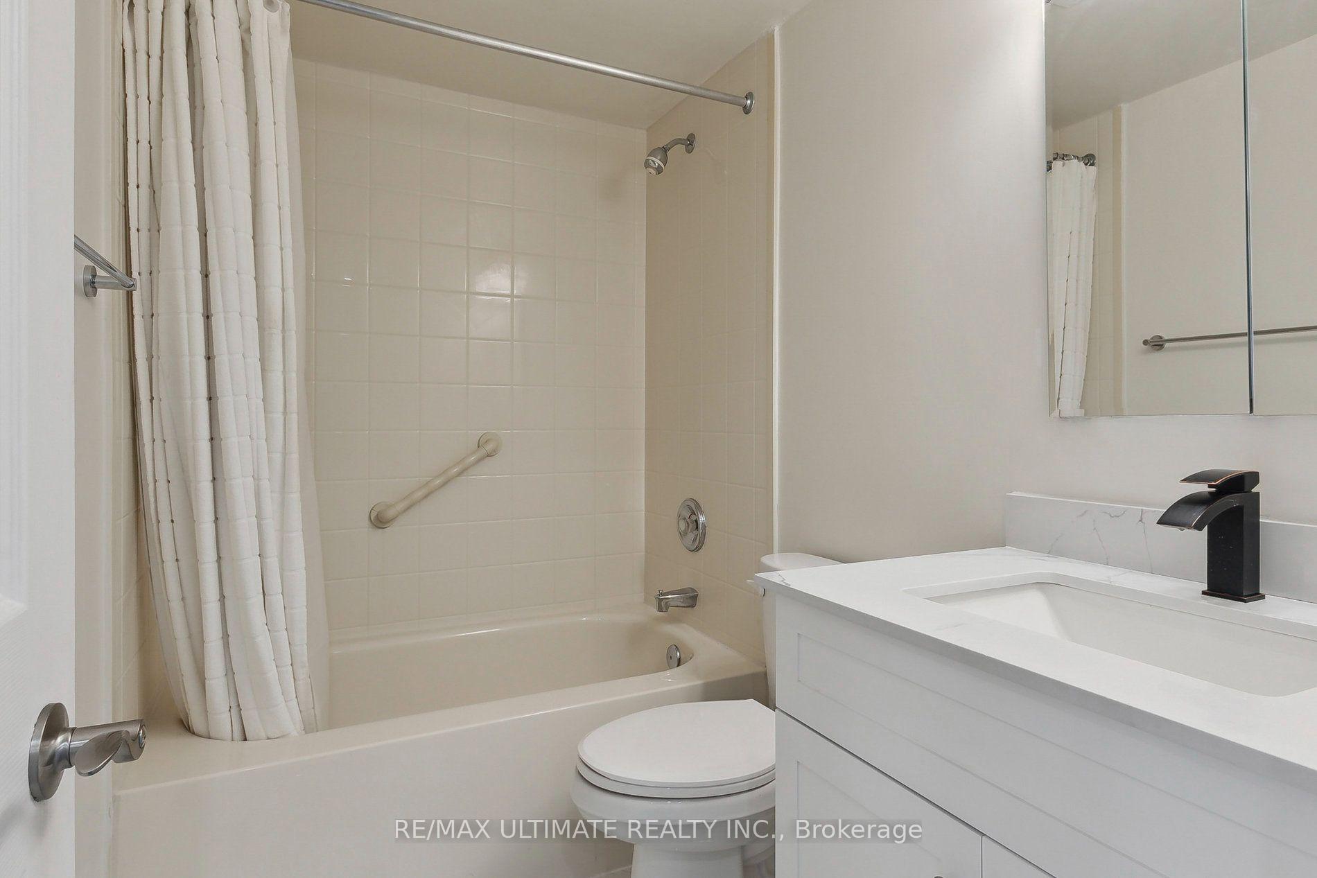 Photo 11 of Unit 1215, 33 Harbour Square, Toronto, Waterfront Communities — HOMEH