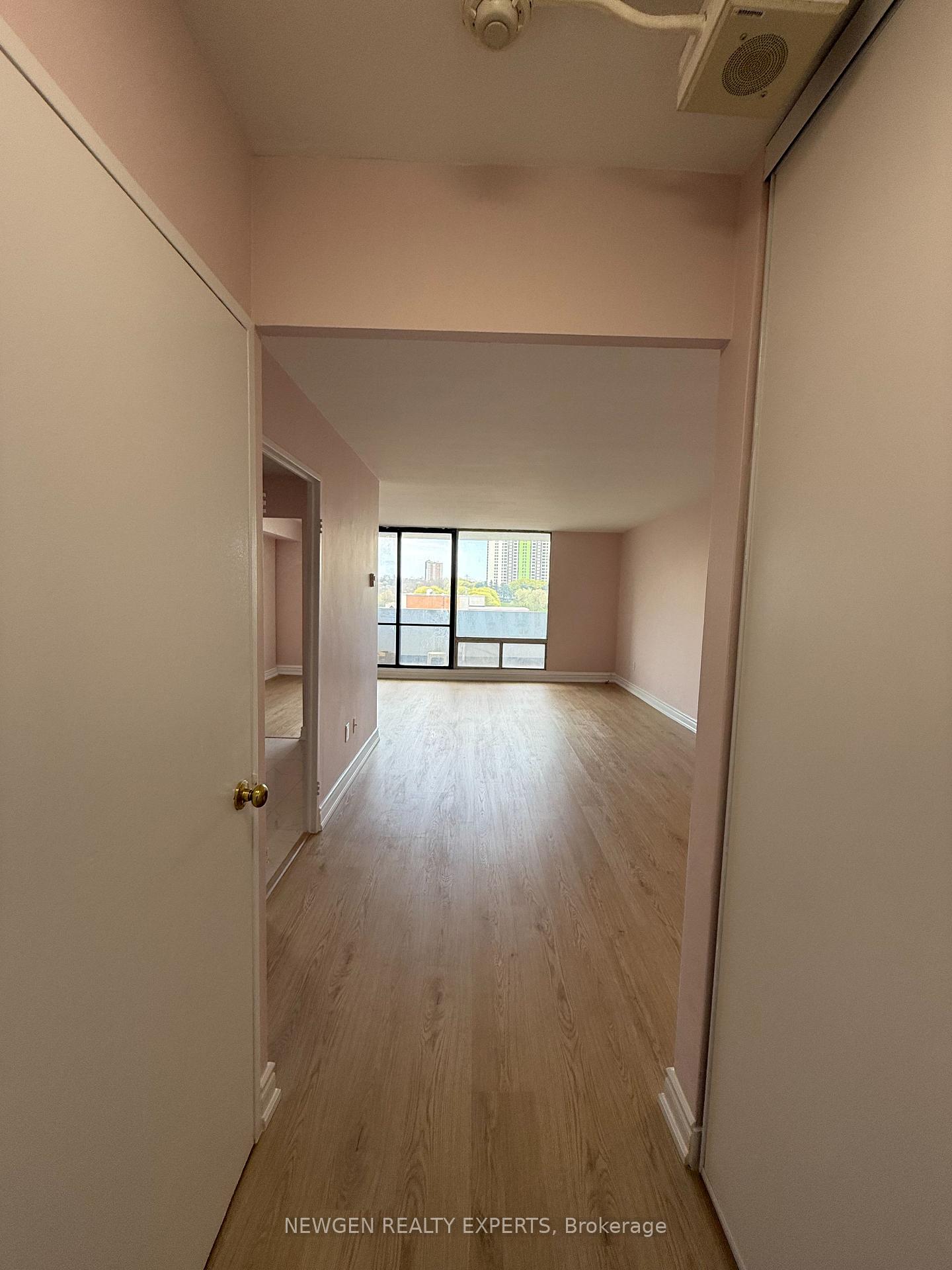 Photo 4 of Unit 502, 3 Massey Square, Toronto, Crescent Town — HOMEH