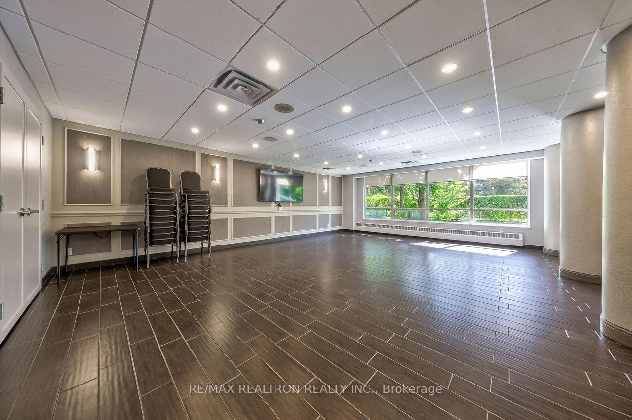 Photo 18 of Unit 614, 120 Promenade Circle, Vaughan, Brownridge — HOMEH