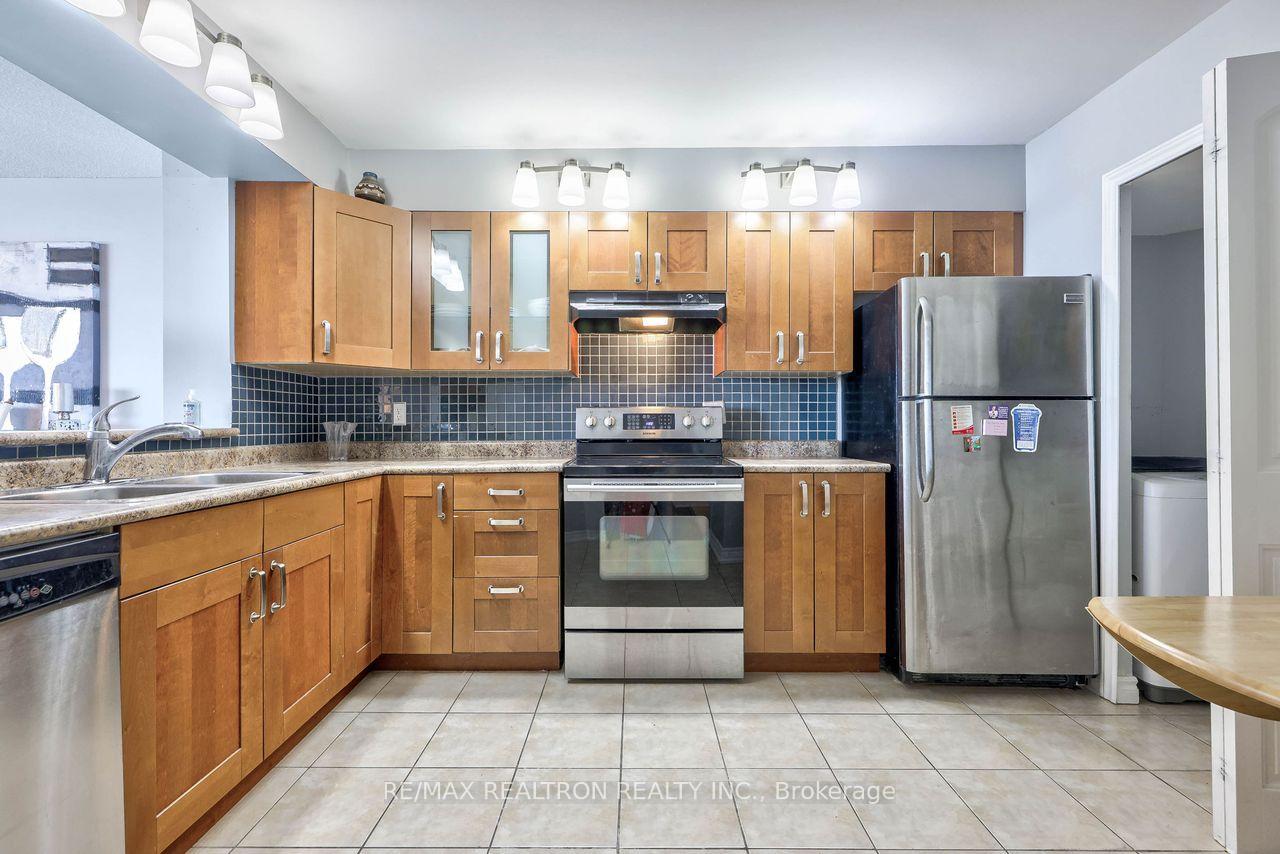 Photo 23 of Unit 614, 120 Promenade Circle, Vaughan, Brownridge — HOMEH