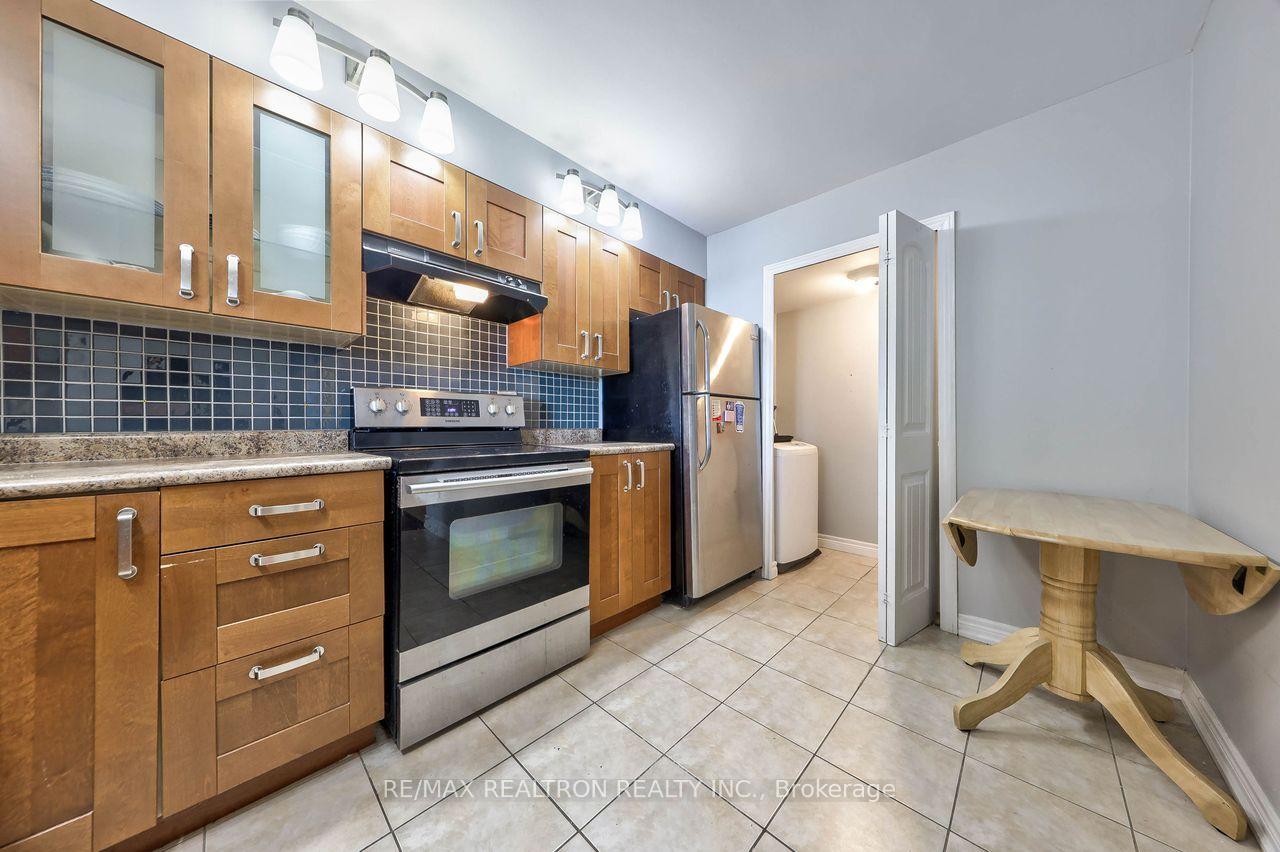 Photo 24 of Unit 614, 120 Promenade Circle, Vaughan, Brownridge — HOMEH