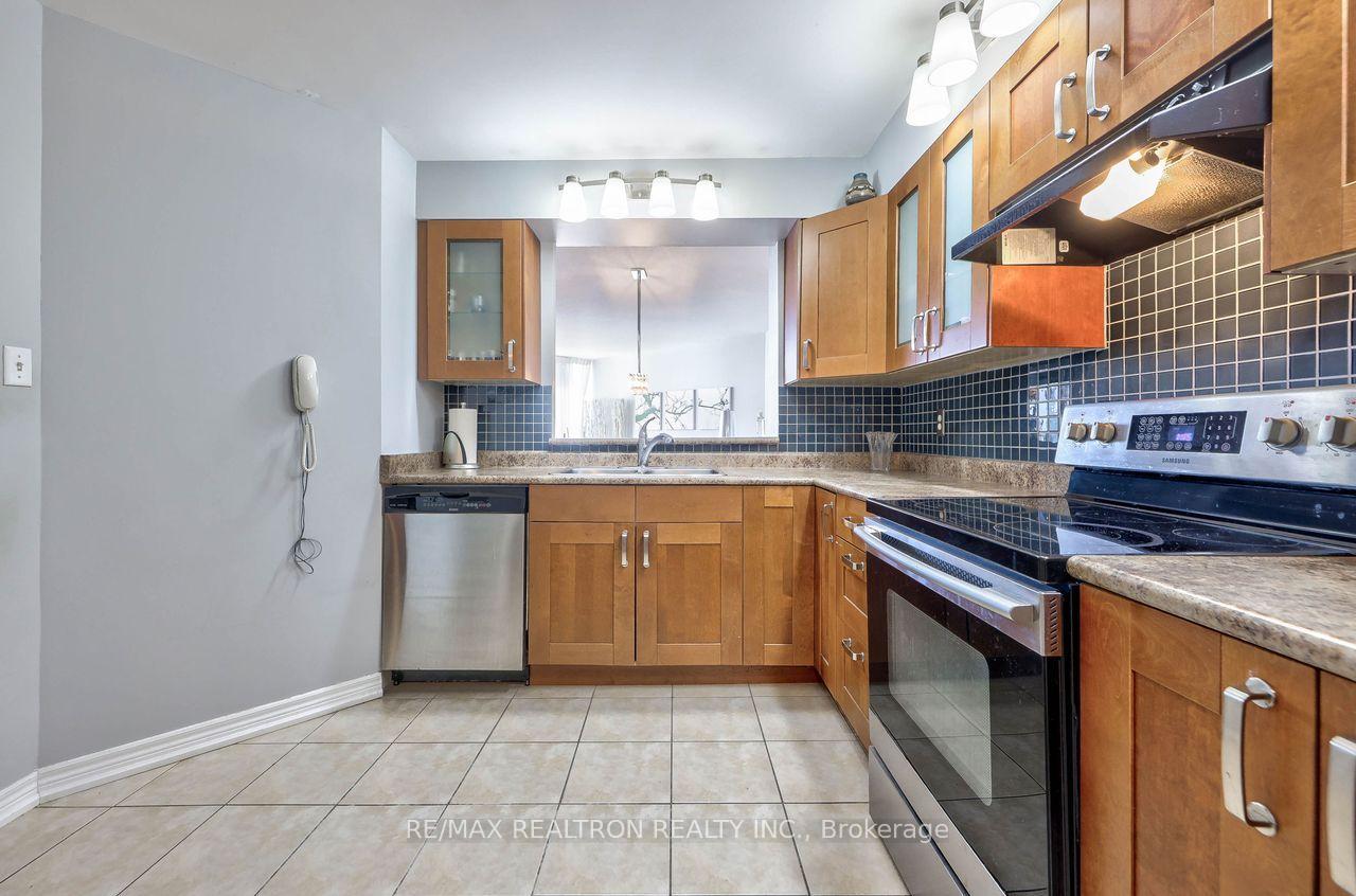 Photo 26 of Unit 614, 120 Promenade Circle, Vaughan, Brownridge — HOMEH