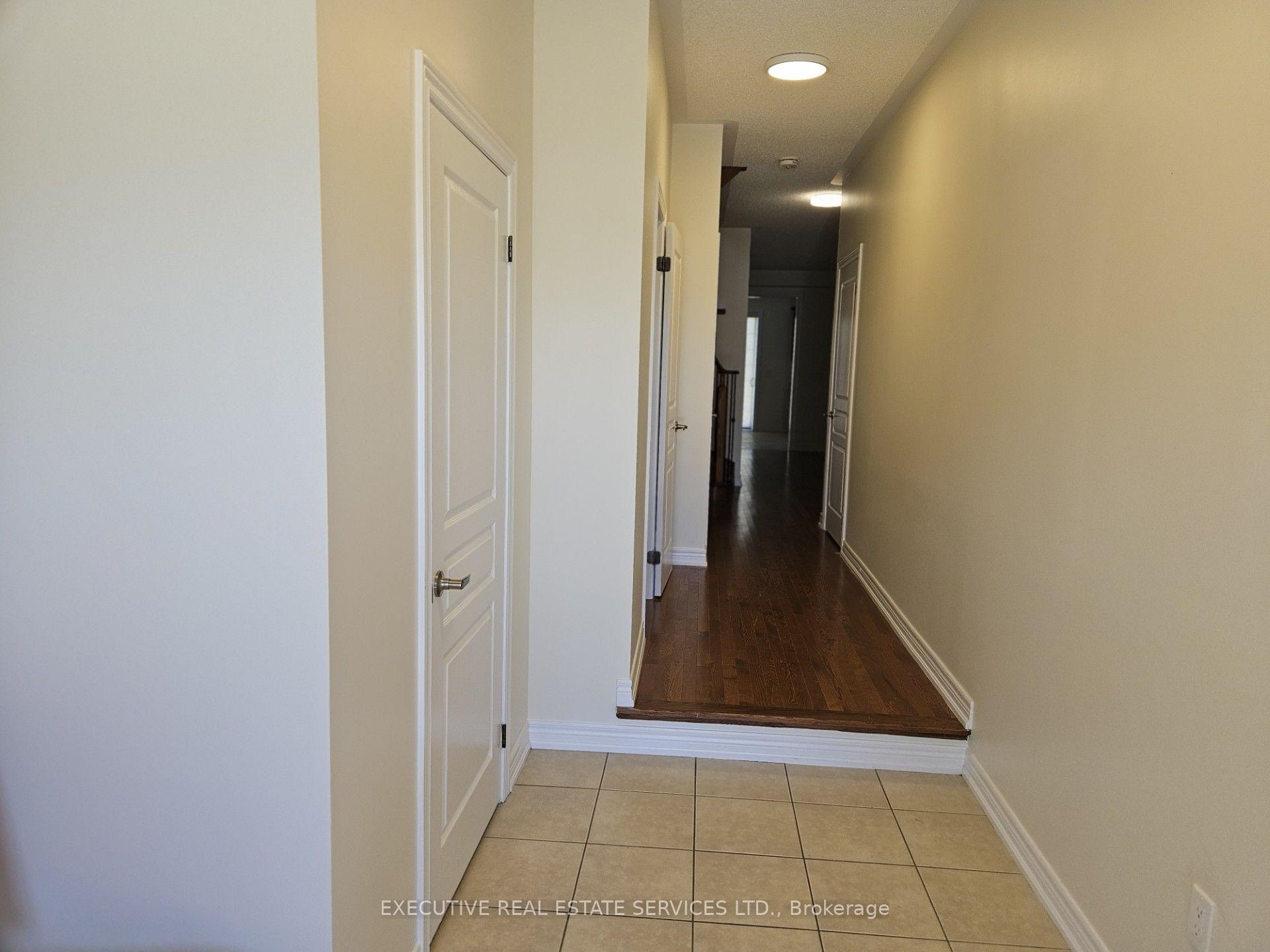 Photo 5 of 27 Durango Drive, Brampton, Credit Valley — HOMEH