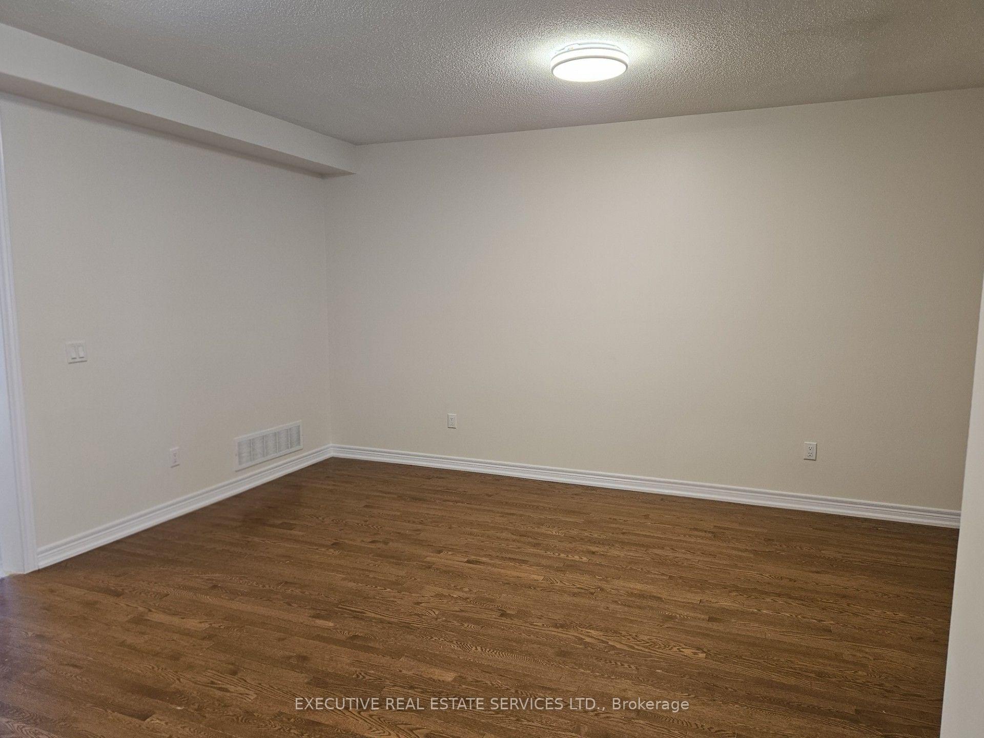 Photo 7 of 27 Durango Drive, Brampton, Credit Valley — HOMEH