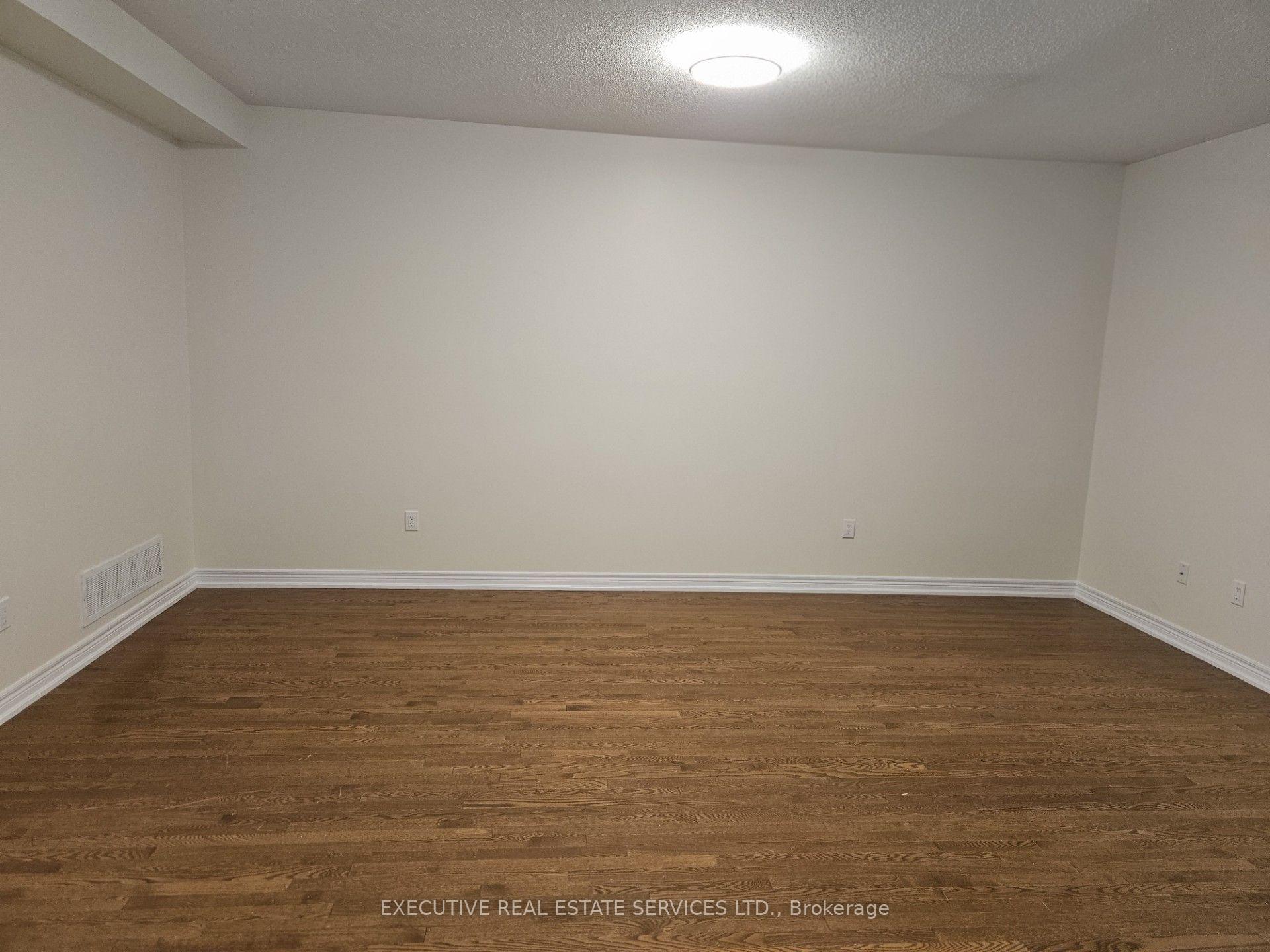 Photo 10 of 27 Durango Drive, Brampton, Credit Valley — HOMEH