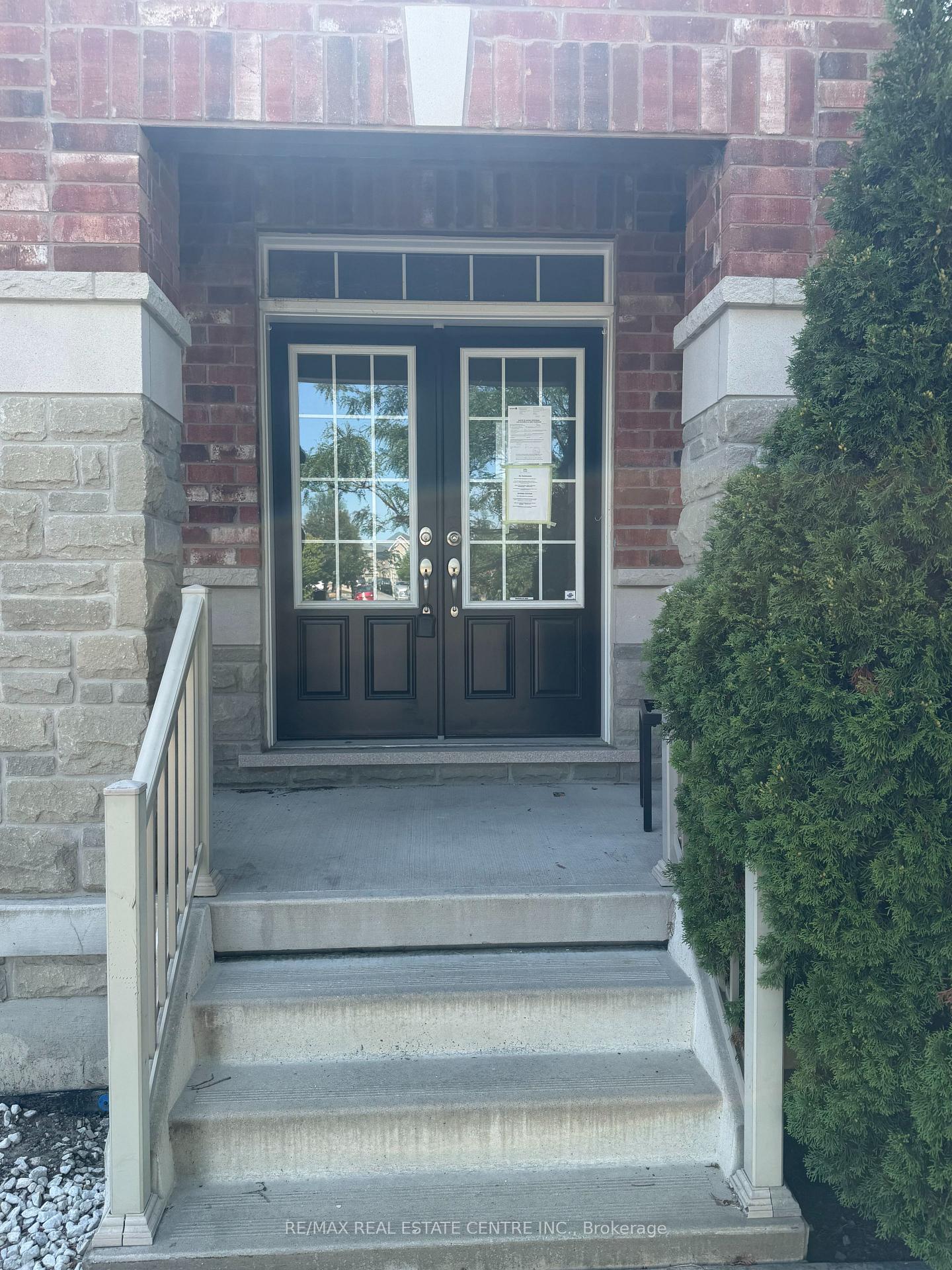 Photo 2 of 13 Oswald Road, Brampton, Bram East — HOMEH