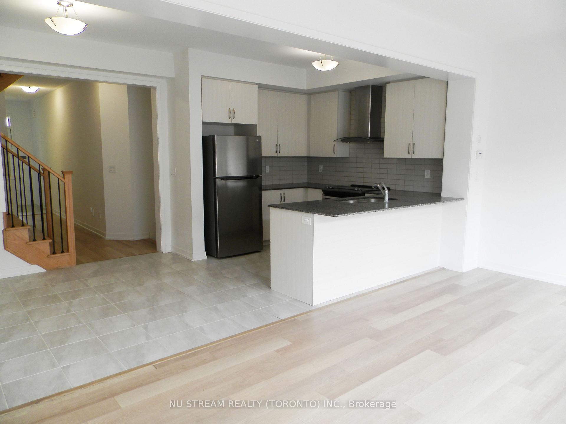 Photo of 208 Harding Park Street