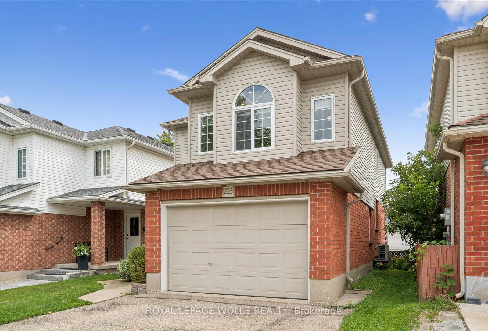 Photo 2 of 223 Hollyridge Crescent, Kitchener, Highland West — HOMEH