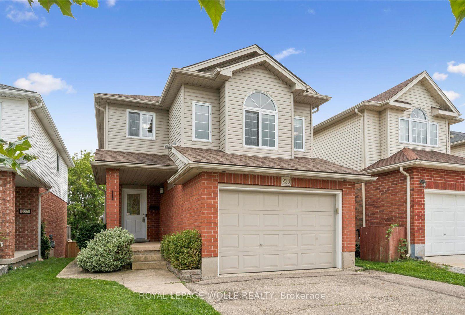 Photo 3 of 223 Hollyridge Crescent, Kitchener, Highland West — HOMEH