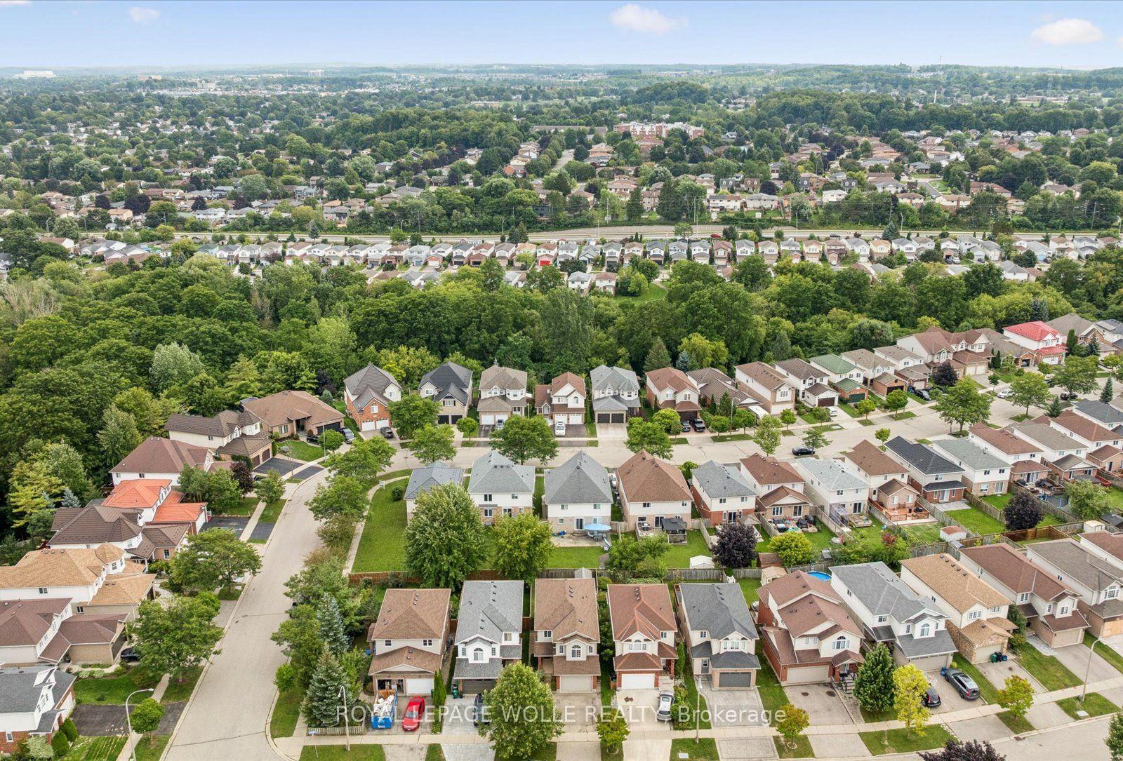 Photo 33 of 223 Hollyridge Crescent, Kitchener, Highland West — HOMEH
