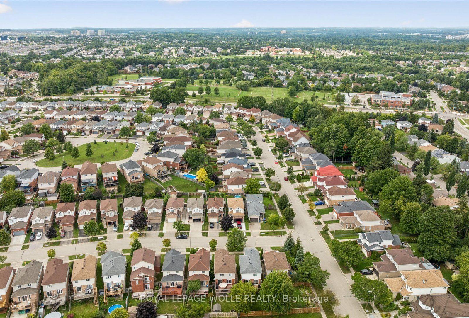 Photo 34 of 223 Hollyridge Crescent, Kitchener, Highland West — HOMEH